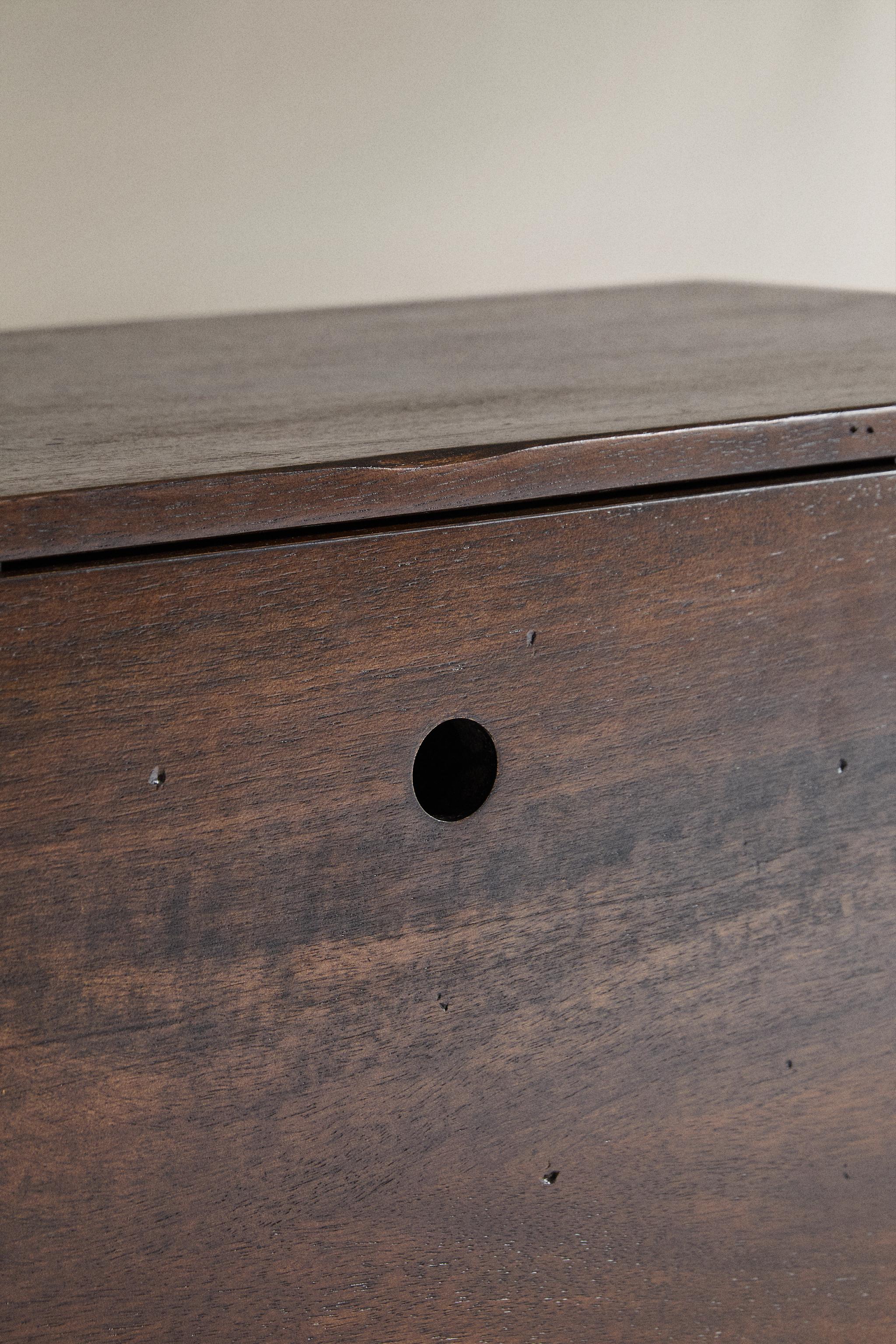 WOODEN CHEST OF DRAWERS